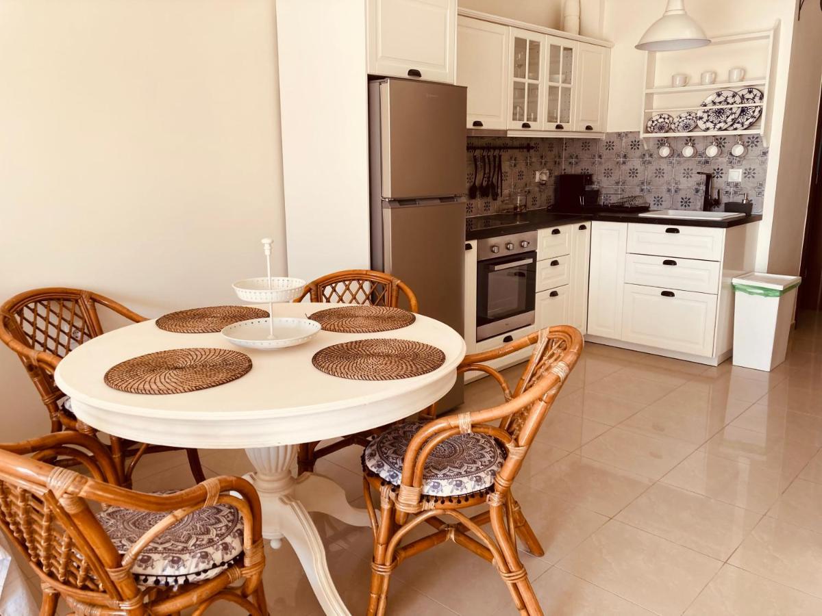Goldfish Seaside Luxury * Komi (Chios)